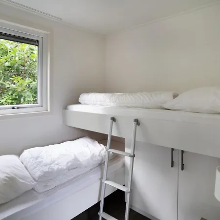 Holiday home Alluring Holiday In With Garden Vorden